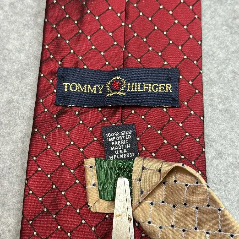 Vintage Tommy Hilfiger Red Geometric Grid Silk Tie Classic Mens‎ USA